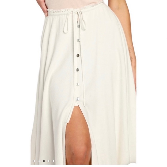 Lulus Ivory Botton Down Front Flowing Masterpiece! - Picture 3 of 4